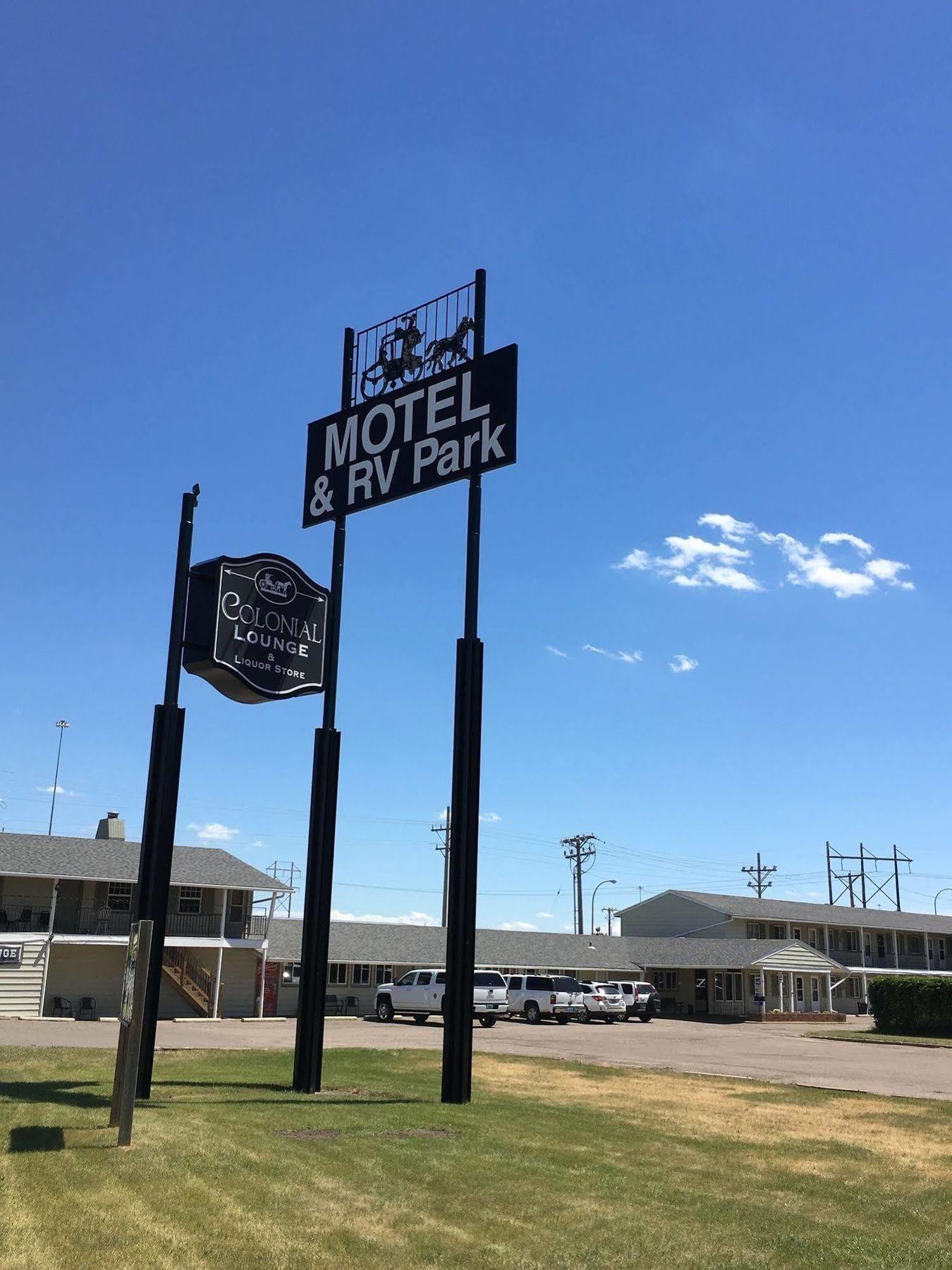 Colonial Motel And Rv Park Mandan Εξωτερικό φωτογραφία